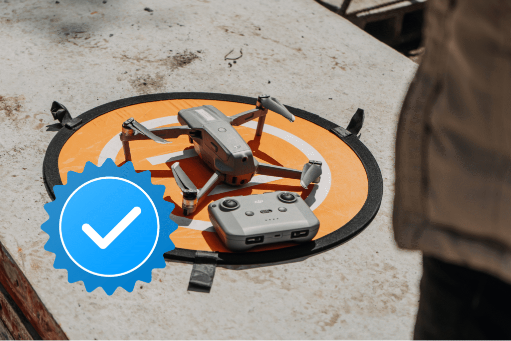 Drone posé sur une aire de vol après la certification